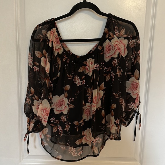 American Eagle Women’s Top - Picture 2 of 2